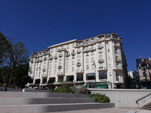 Studio Grand Hotel Chatel Guyon Exterior photo